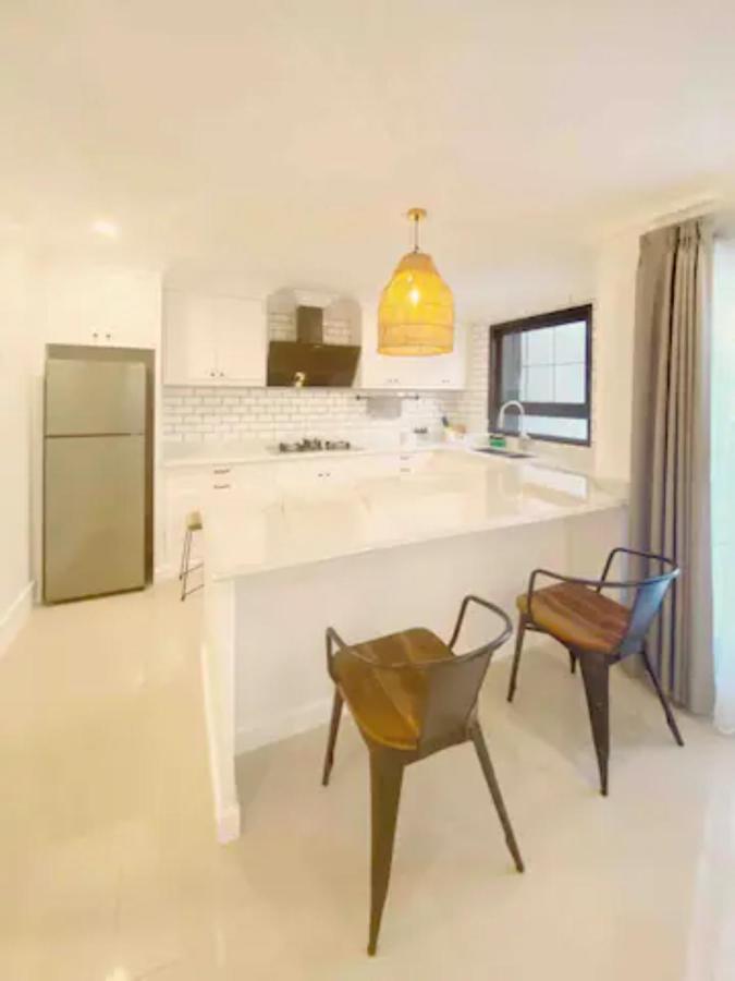Loewys Home Tanjung Duren Jakarta Barat Exterior photo
