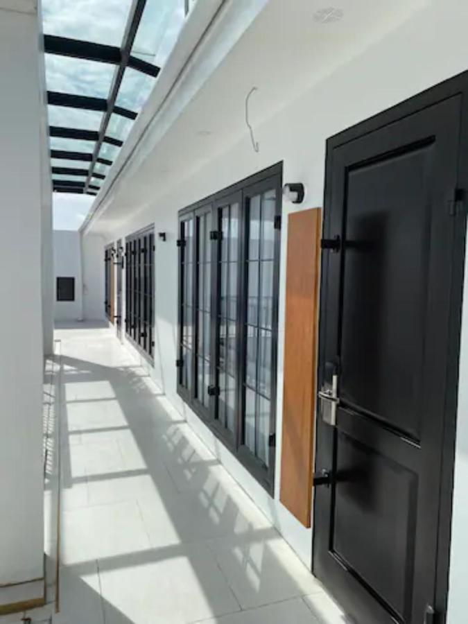 Loewys Home Tanjung Duren Jakarta Barat Exterior photo